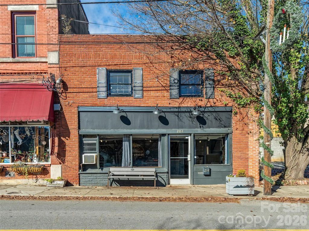 204 Sutton Avenue, Black Mountain