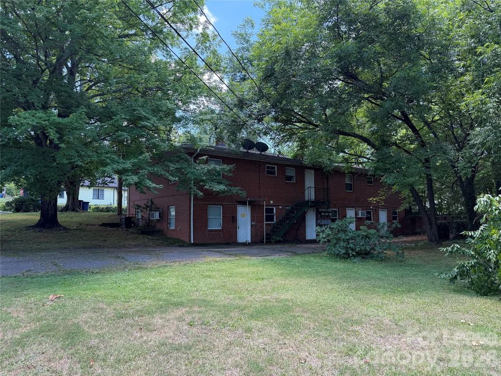 325 Chambers Street, Statesville