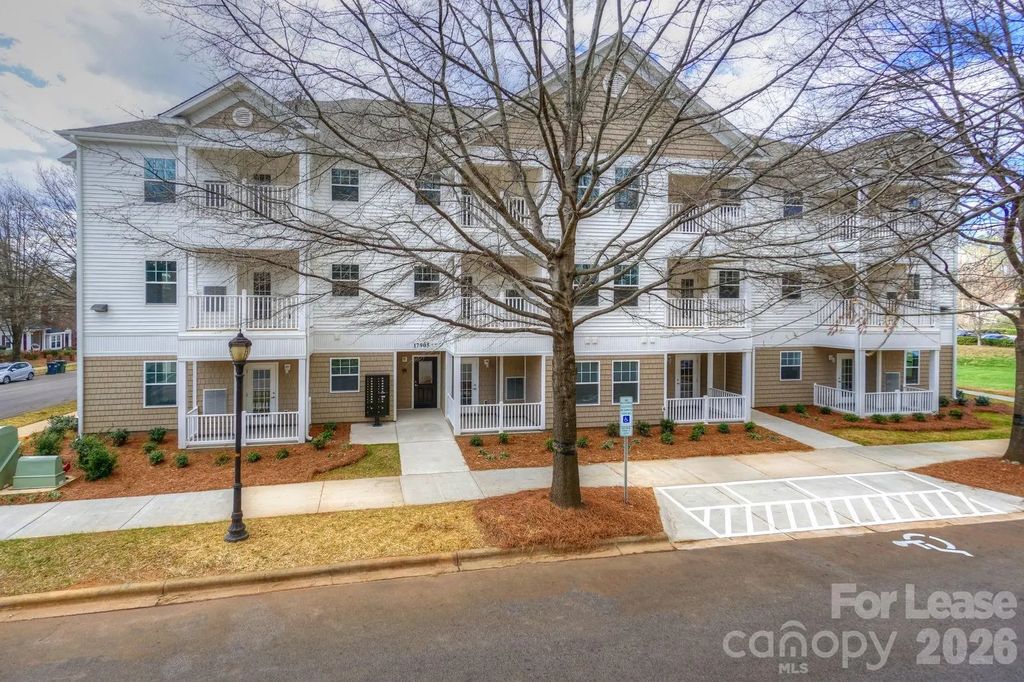 17905 Delmas Drive 302, Cornelius