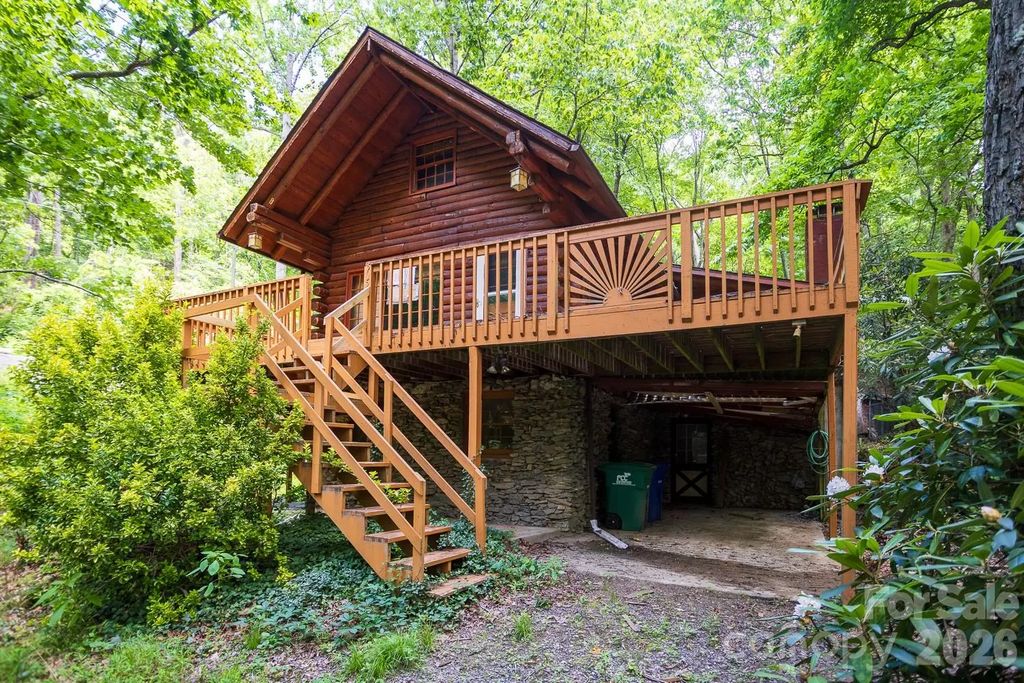 305 Melanie Lane, Black Mountain