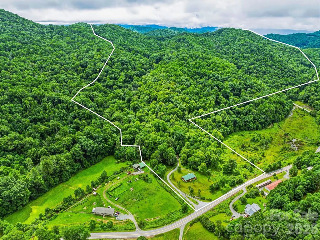 961 Wilson Branch Road, Mars Hill