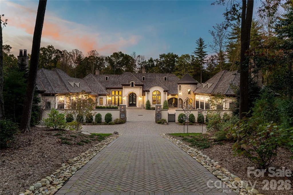 405 Ramble Way, Asheville