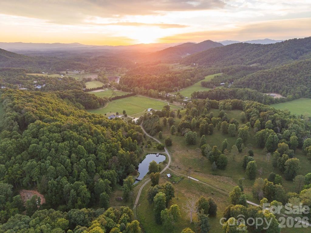 1372 & 1370 Barnardsville Highway, Barnardsville