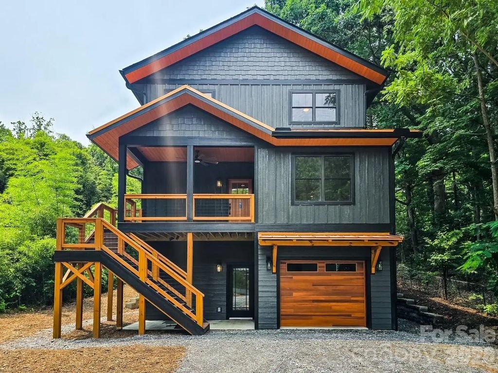 505 S Oconeechee Avenue, Black Mountain