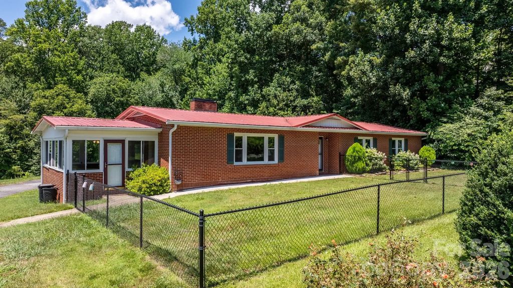 6264 Us 221 Highway S, Marion