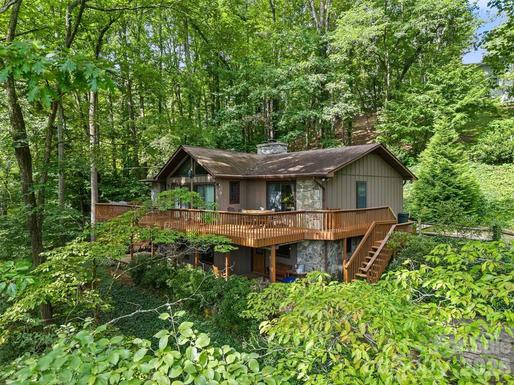 25 Anne Street, Lake Junaluska