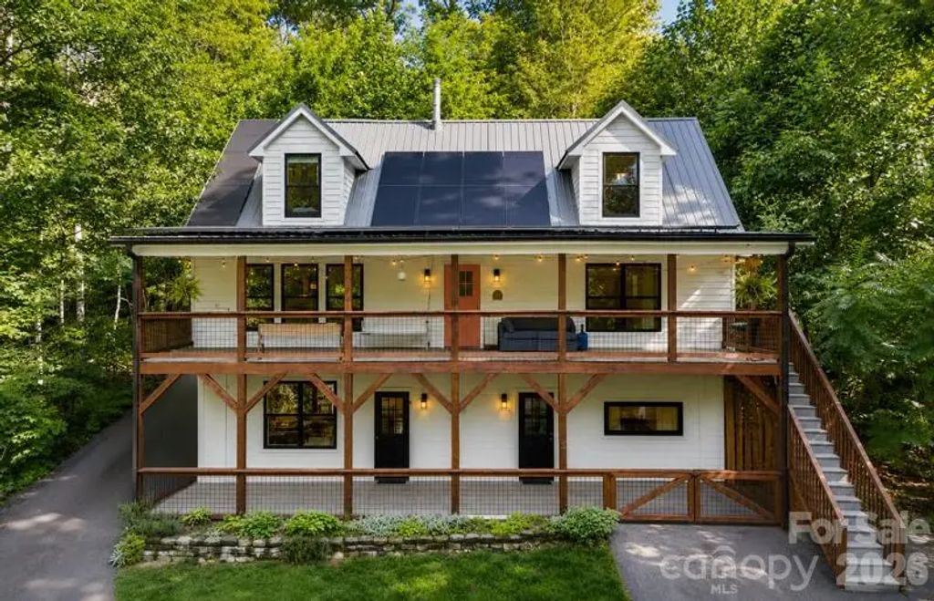 2 Coneflower Court, Black Mountain