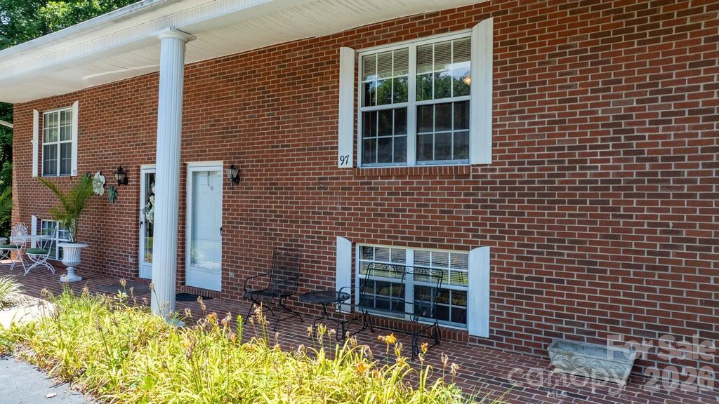 75 Laurelwood Drive 97, Marion