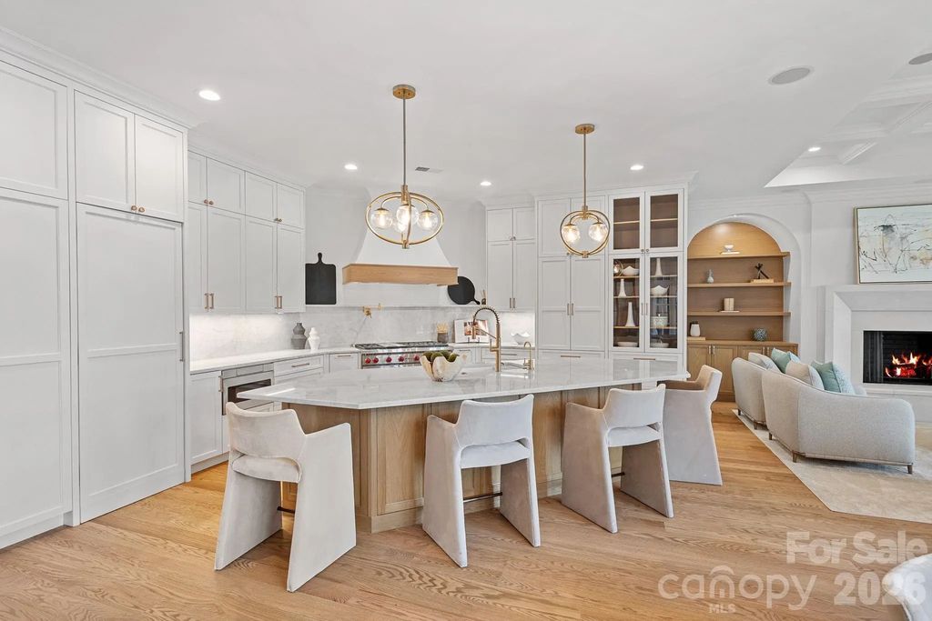 101 S Longfellow Lane, Mooresville