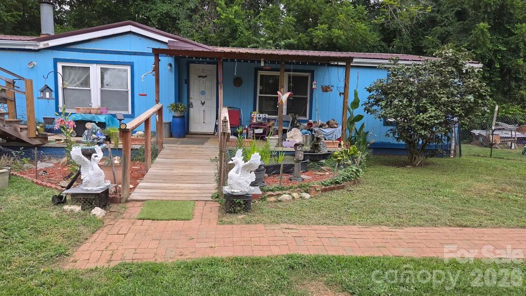 2283 Harbinson Lane, Morganton