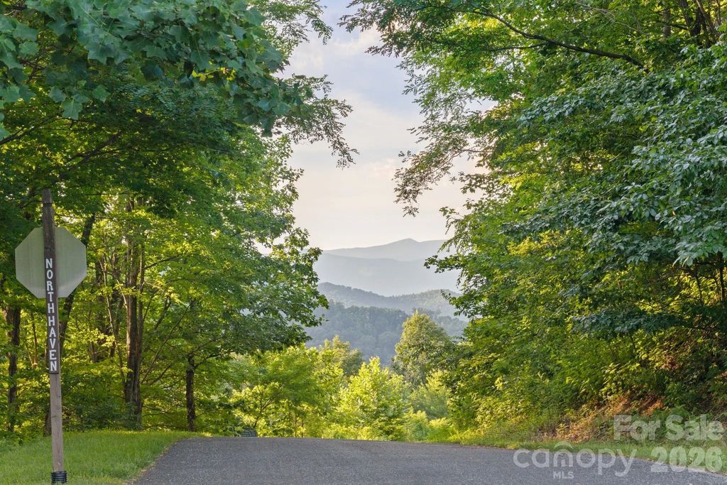 1915 Creston Drive, Black Mountain