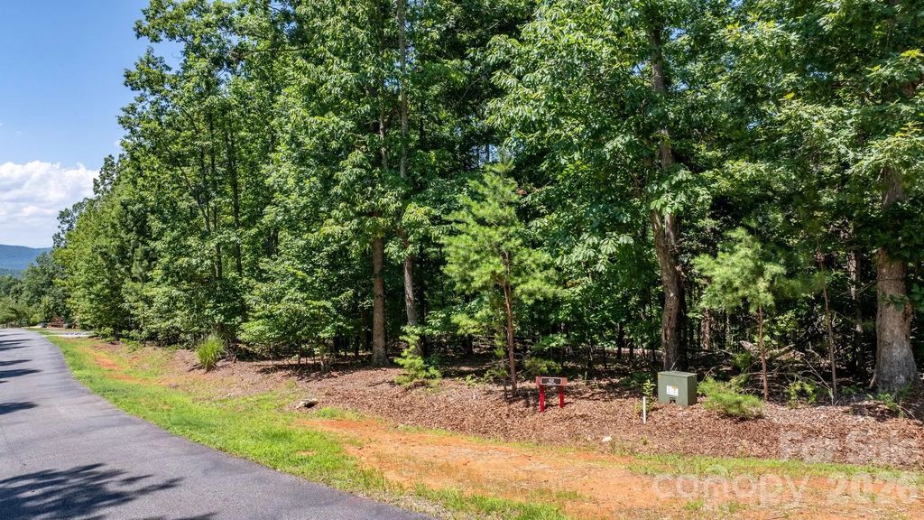 152 Woodgate Trail 95, Nebo