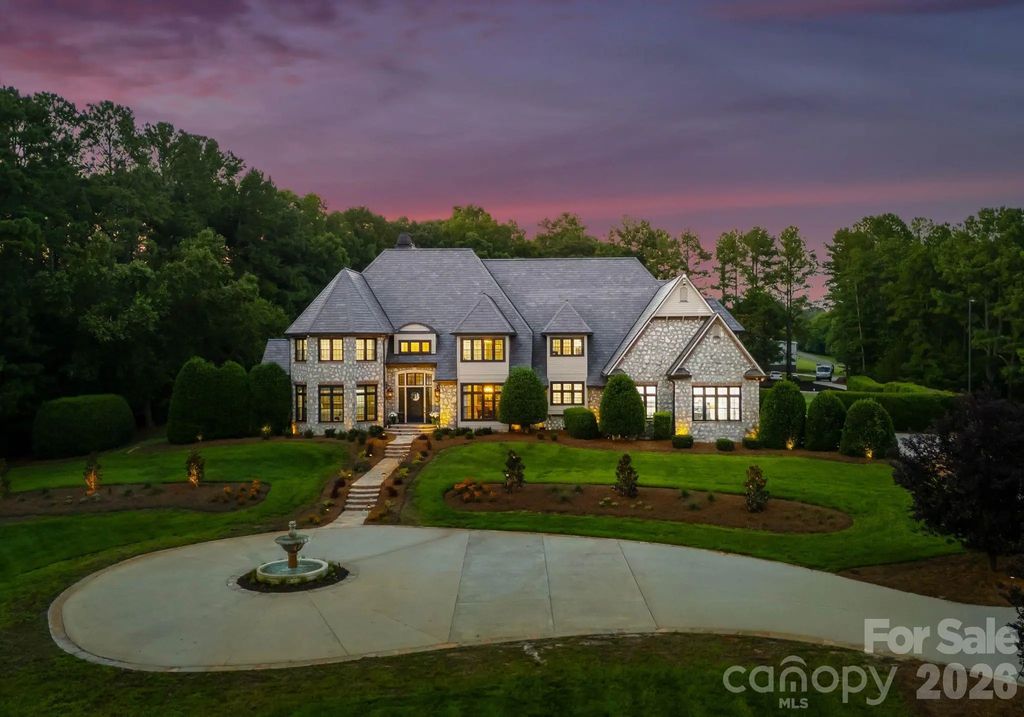 525 Lake Lynn Road, Concord