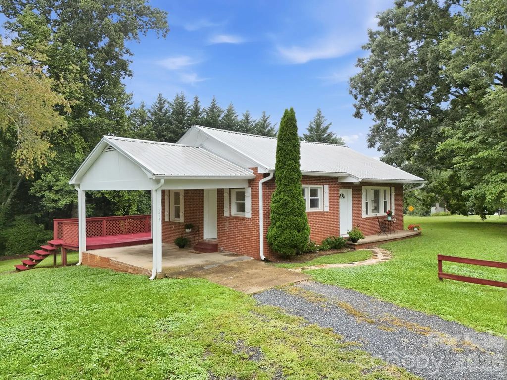 5418 Nix Creek Road, Marion