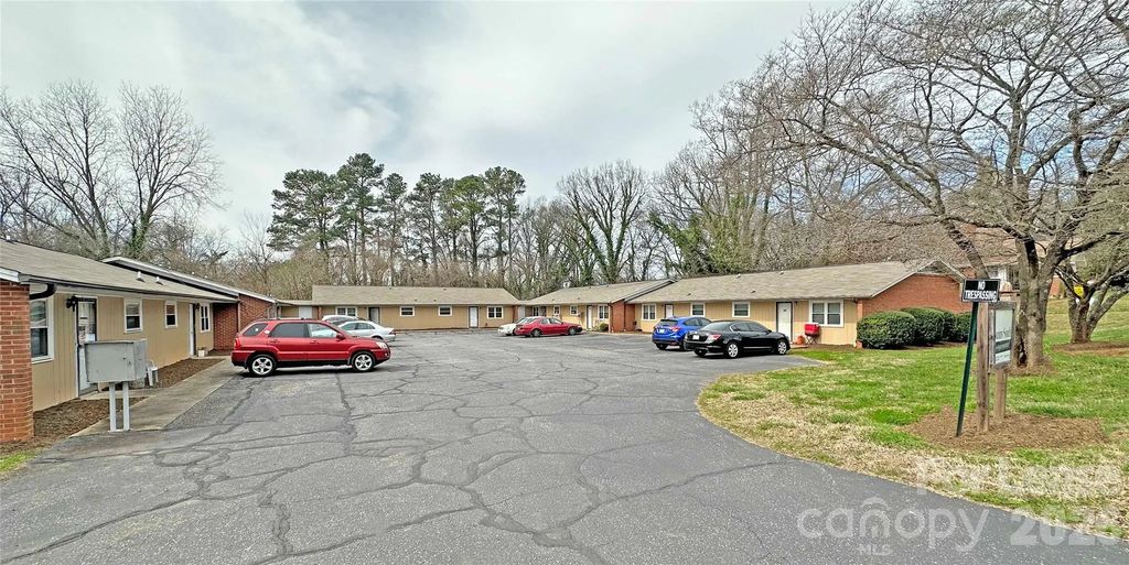 646 3rd Street Se, Hickory