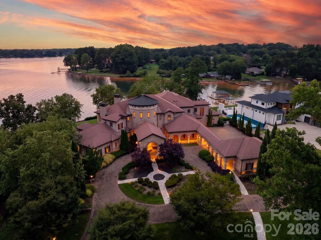 139 Hollen Lane, Mooresville