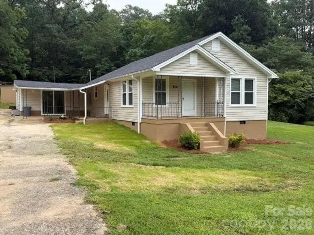 299 Us 221 Highway S, Marion