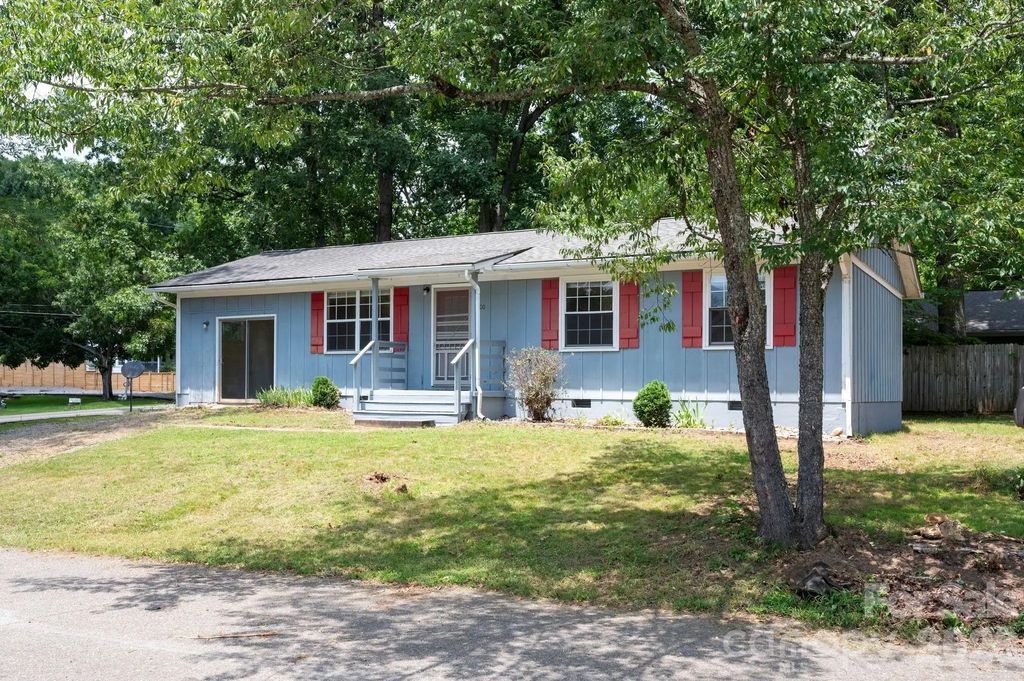 400 Hiawassee Avenue, Black Mountain
