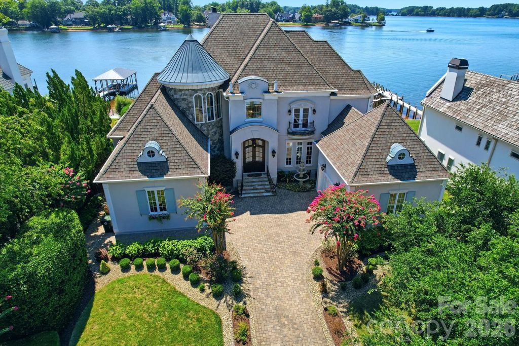 18332 Harbor Light Boulevard, Cornelius