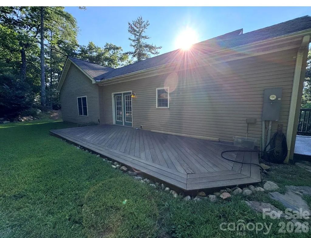 1886 Old Linville Road, Marion