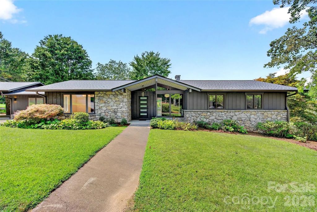 208 Dogwood Lane, Black Mountain