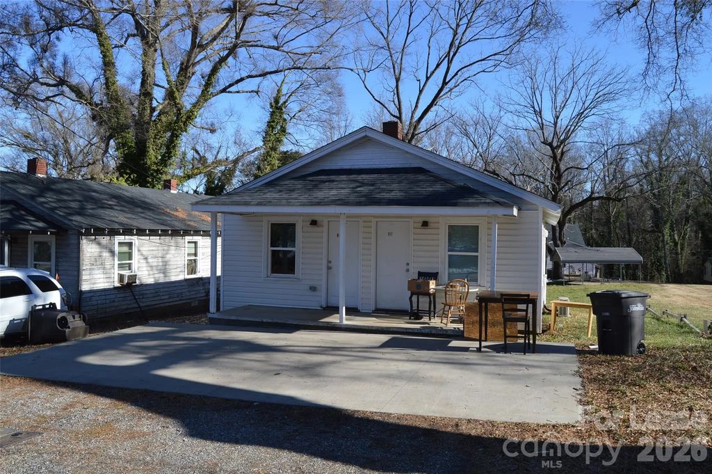 515 S Elm Street, Statesville