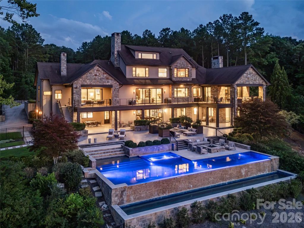 125 Quiet Waters Drive, Mooresville