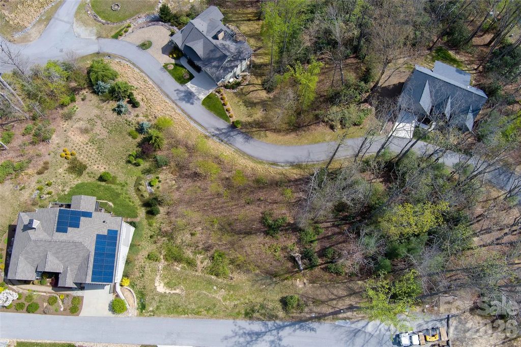 R5 Curtain Bluff, Hendersonville