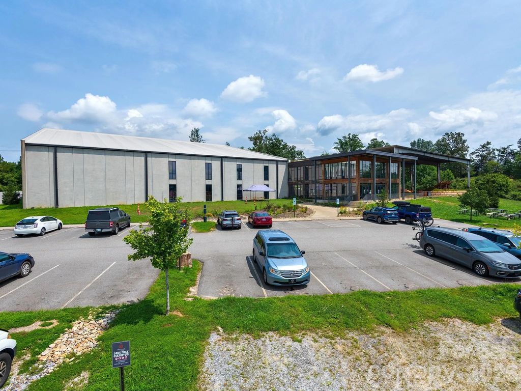 701 Old Fanning Bridge Road, Fletcher