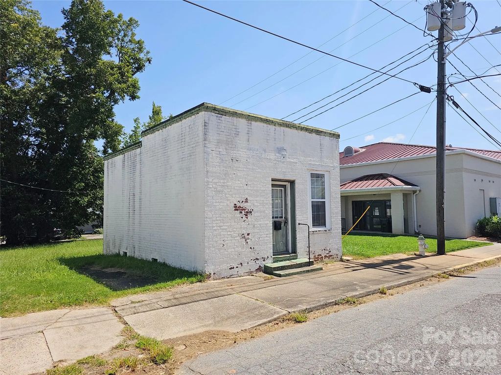 4 Roosevelt Street N, York