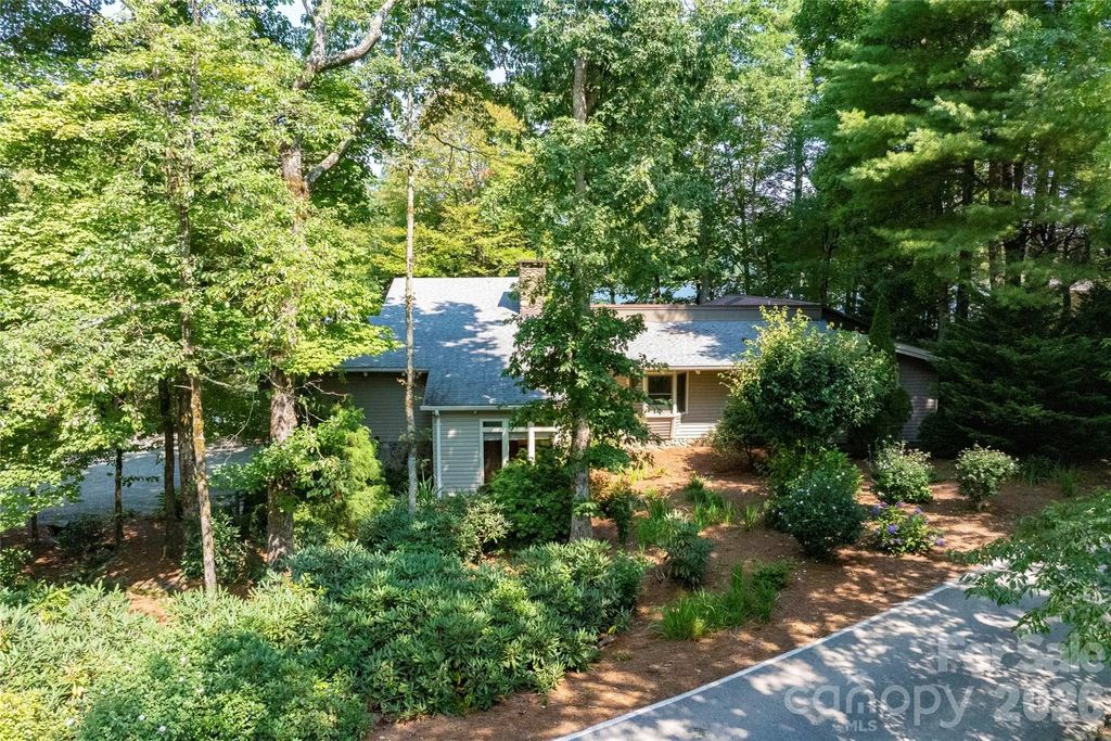 73 Lake Point Drive, Lake Toxaway