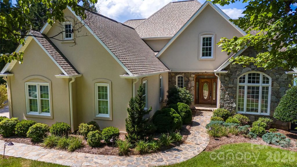 1563 Calls Lodge Court, Morganton