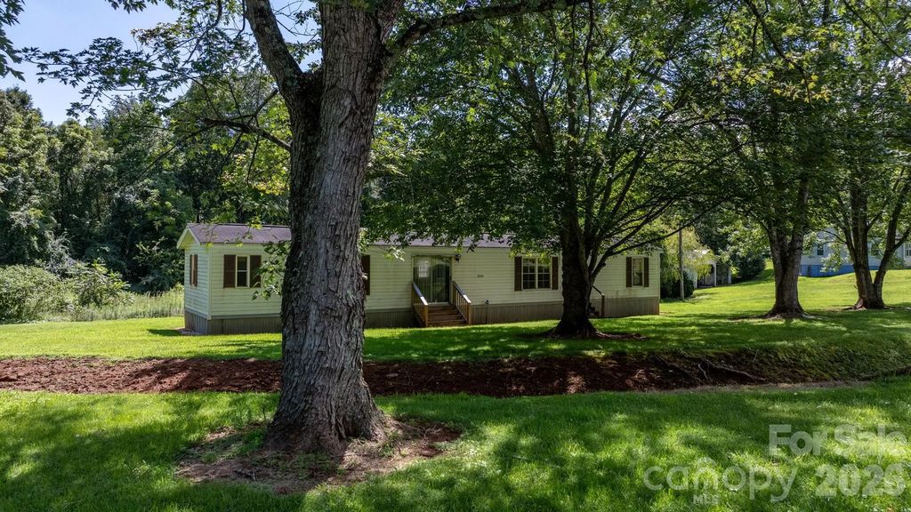 2660 Barrier Loop, Morganton