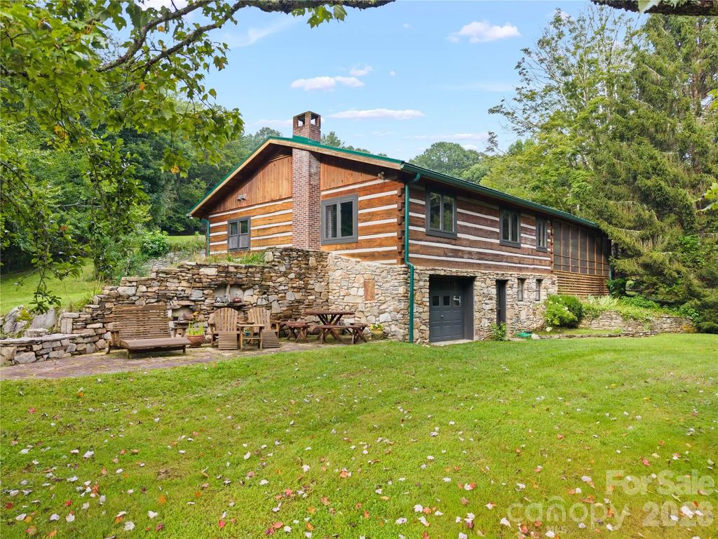 1061 Indian Trail Road, Mars Hill