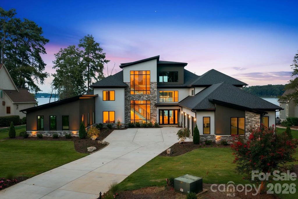 3904 Channel Pointe Lane, Denver