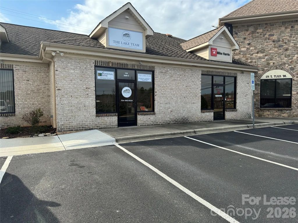 124 E Plaza Drive, Mooresville
