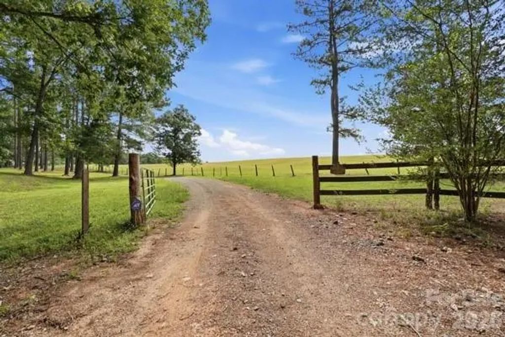 3545 Ernandez Road, Richburg