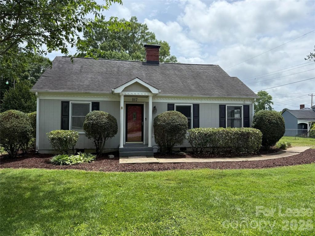 1117 13th Avenue Nw, Hickory