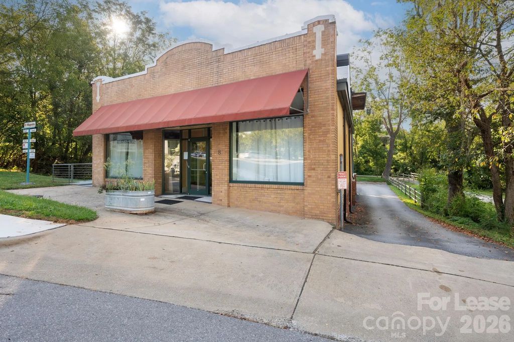 8 Magnolia Avenue, Asheville