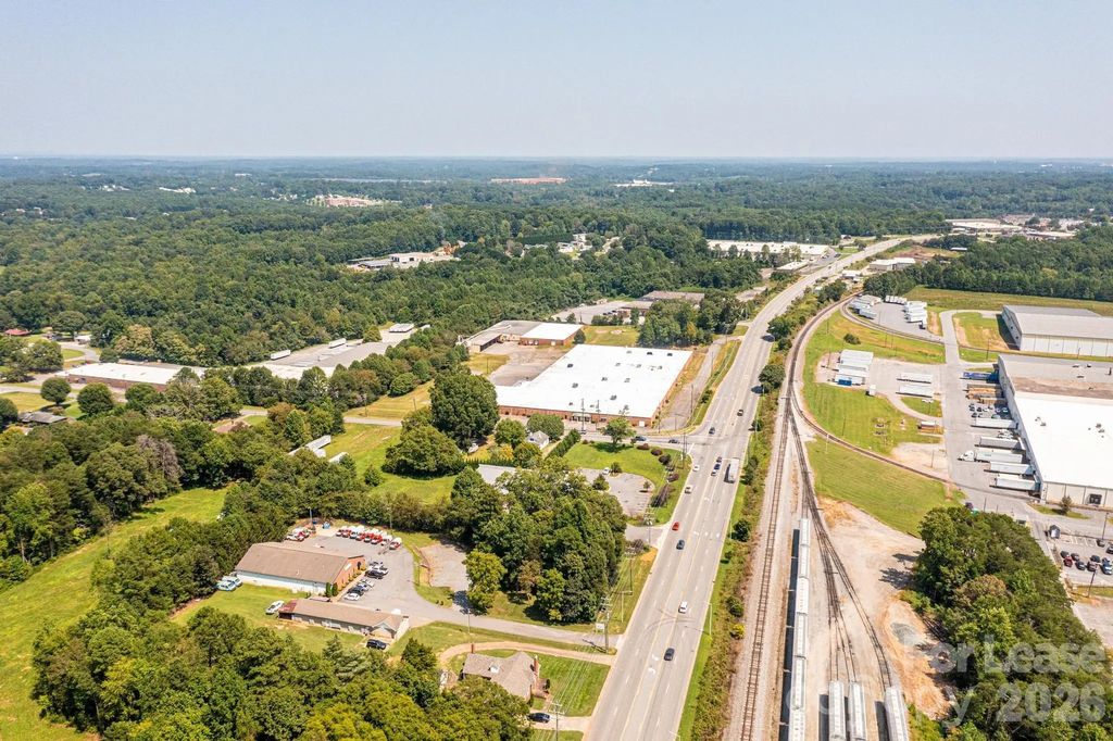 102 Section House Road Nw, Hickory