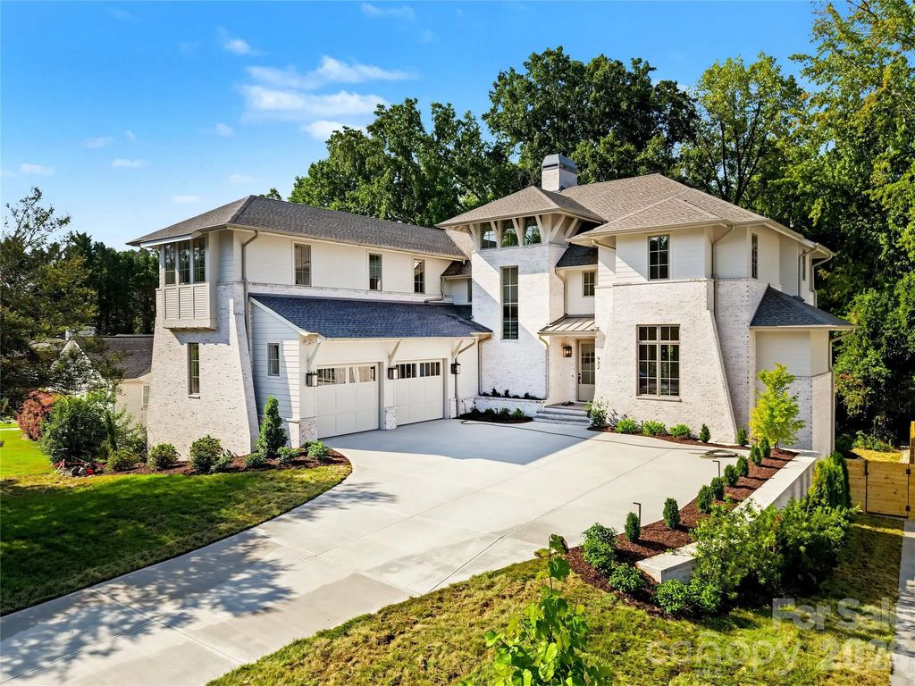 932 Heather Lane, Charlotte