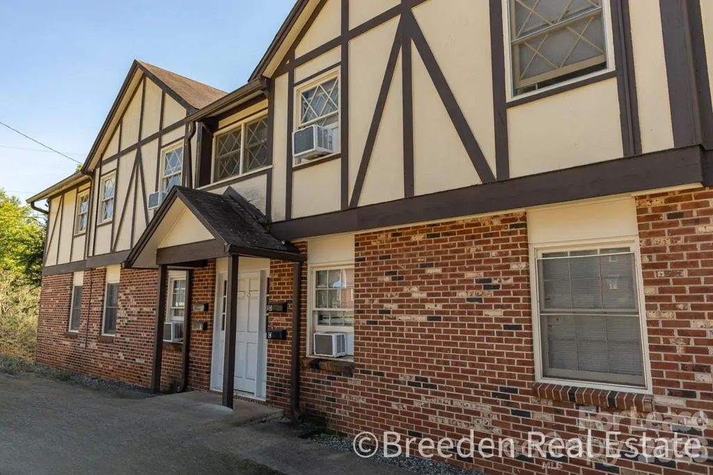 215 N Anderson Street, Morganton