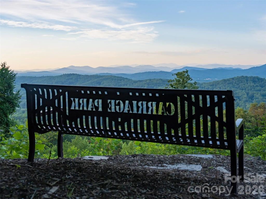 42 Deep Valley Lane, Hendersonville