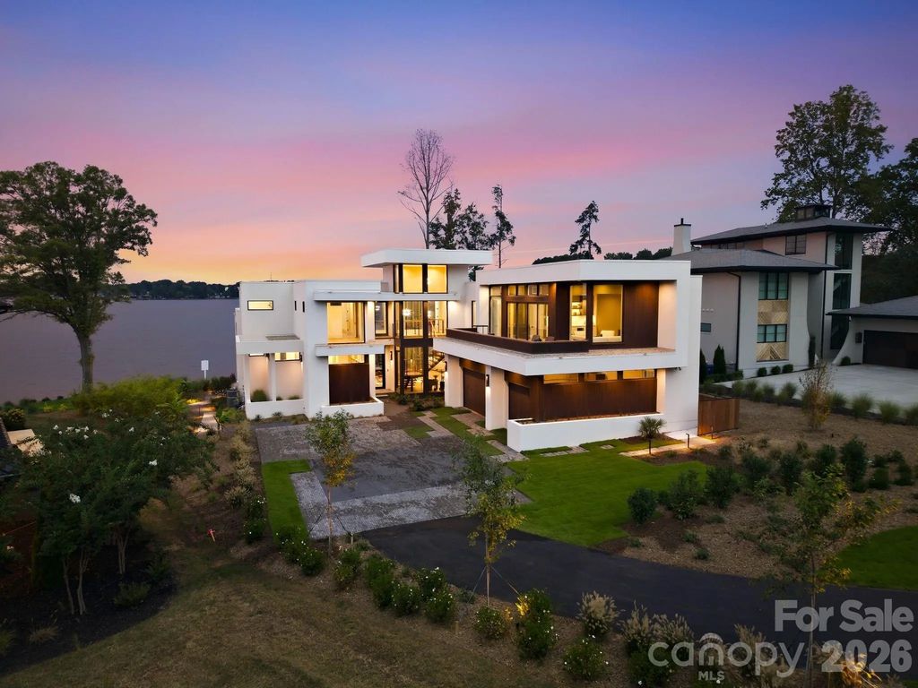 136 Potomac Lane, Mooresville