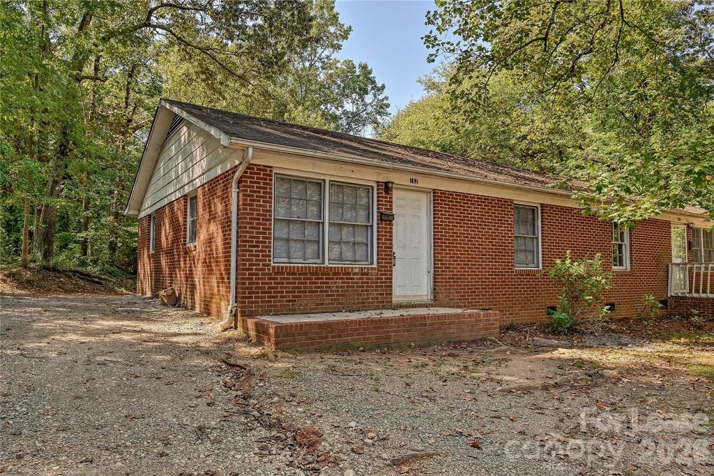 162 American Avenue Ne, Concord