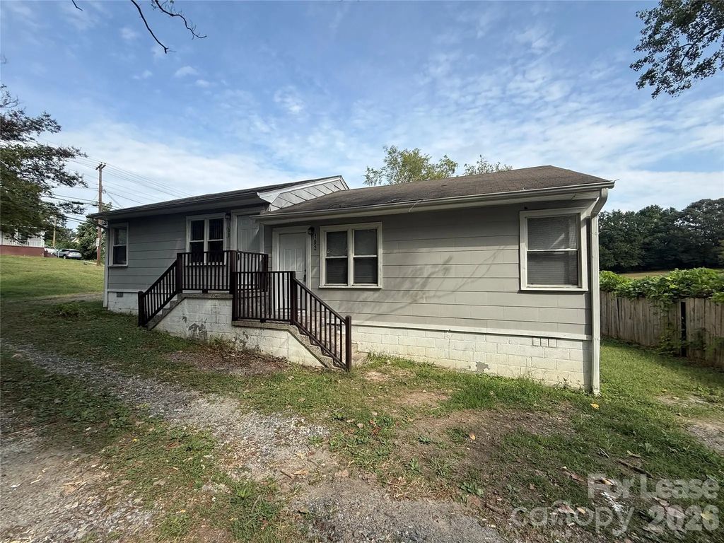 102 E Bradley Street, Gastonia