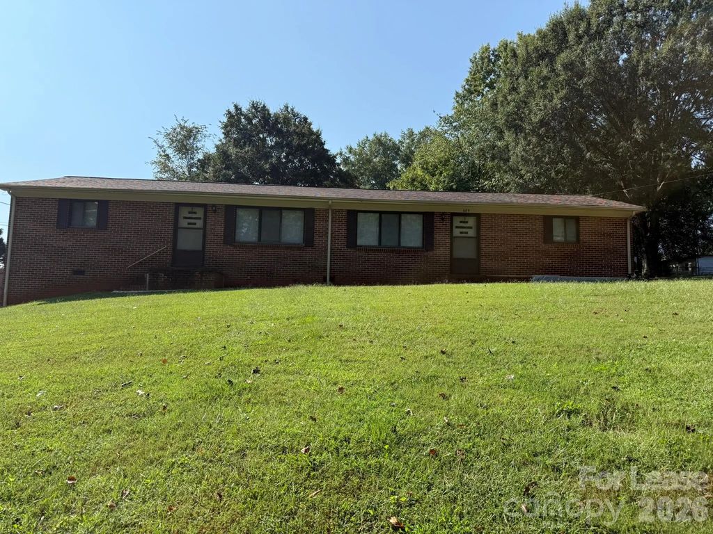 411 E K Street, Newton