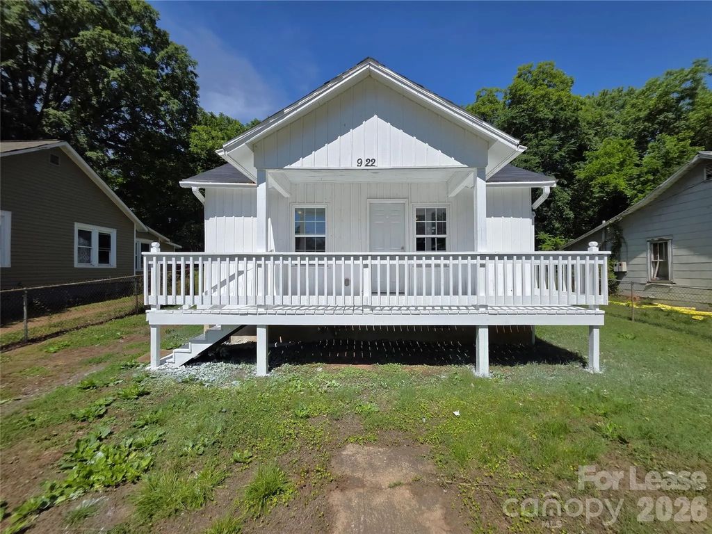 922 S Meeting Street, Statesville