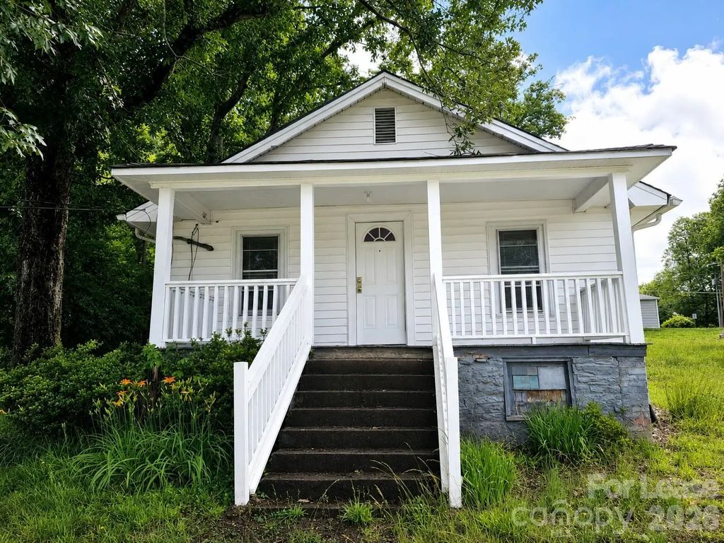1641 Berkley Street Sw, Lenoir