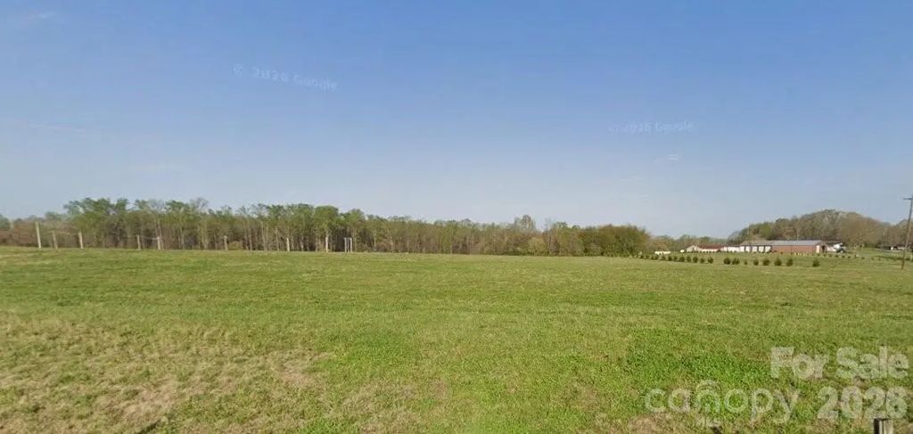 115 Woodpecker Road, Statesville